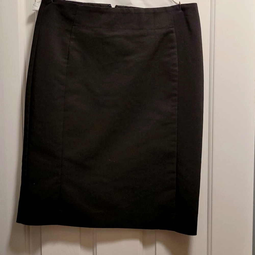 Versona Black Skirt